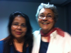 Maria Fernanda com a escritora e jornalista Sonia Hirsch em uma das palestras "Saúde é outra coisa".