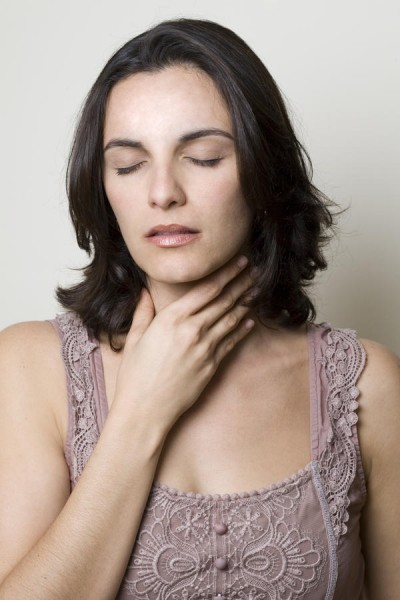 tratamentos naturais para a dor de garganta