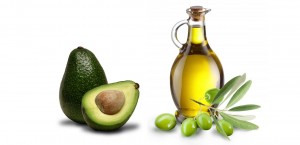 O abacate e o azeite de oliva extra virgem são dois alimentos muito benéficos ao coração!