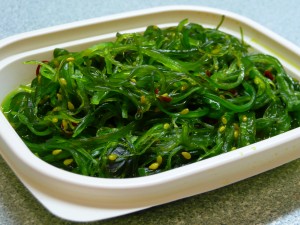 A alta concentração de iodo na alga wakame evita o crescimento do câncer de mama