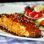 Salmão com ervas ao molho teriyaki